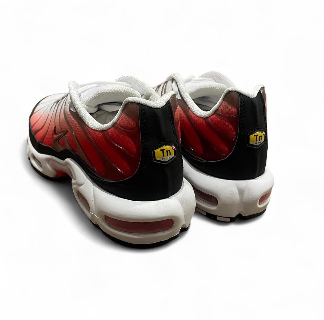 HM9611-100 Nike Air Max Plus TN ‘White Black University Red’ (2024)