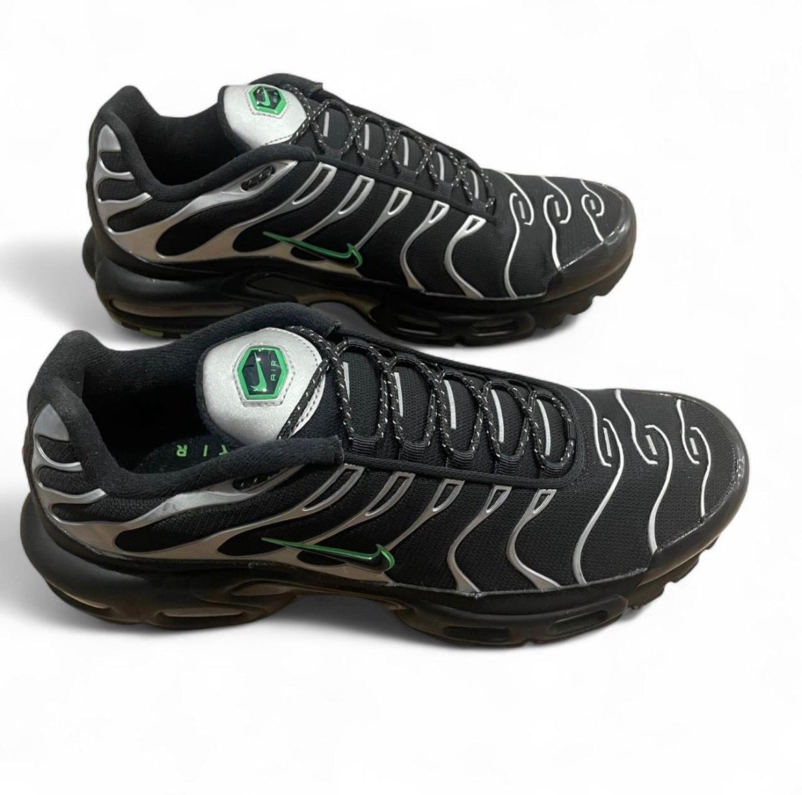 DR0139-001 Nike Air Max Plus TN ‘Black Silver Green Strike’ (2022)