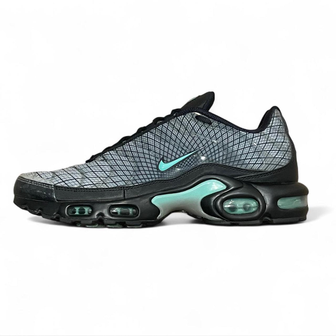 FB3351-001 Nike Air Max Plus TN ‘Spirograph’ (2022)