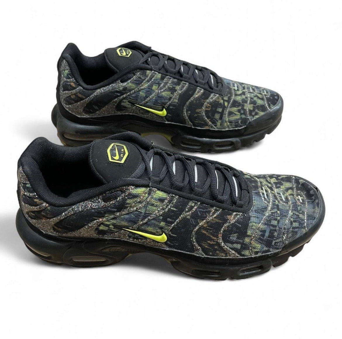 DM9554-001 Nike Air Max Plus ‘Sustainable Black Volt’ (2021)