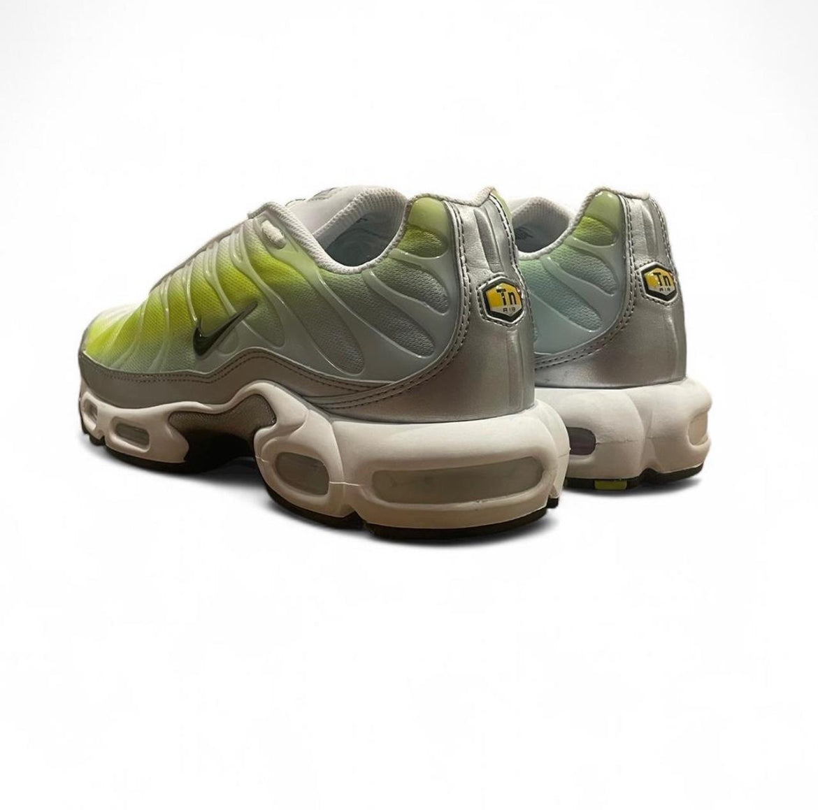 HJ9574-100 Nike Air Max Plus TN (Womens) ‘Cyber Glacier’ (2024)