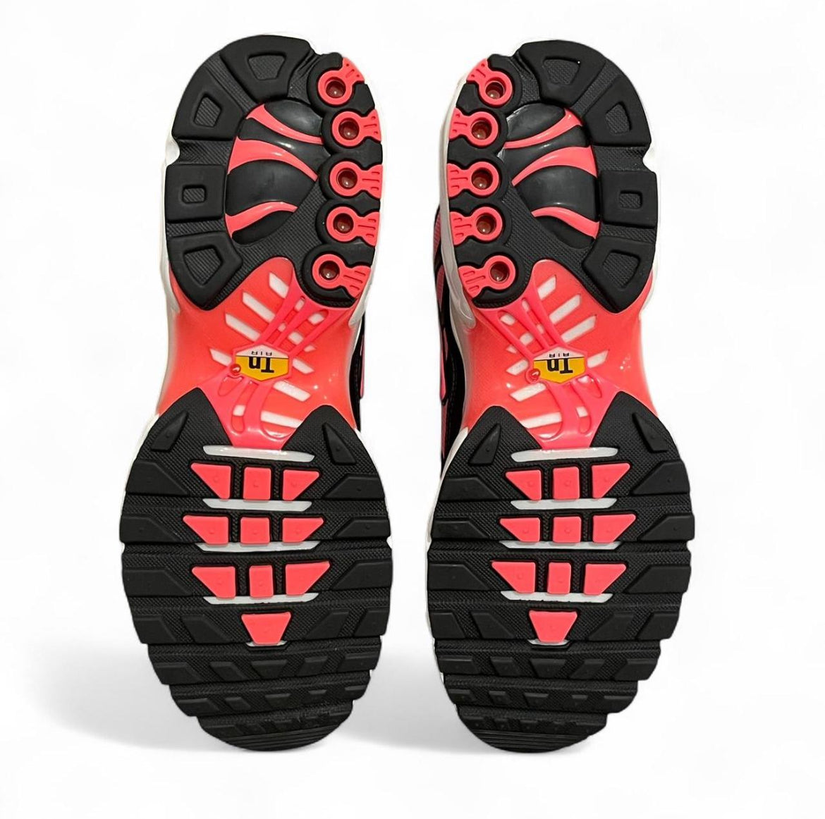 DZ3670-002 Nike Air Max Plus TN (Womens) ‘Black Hot Punch’ (2024)