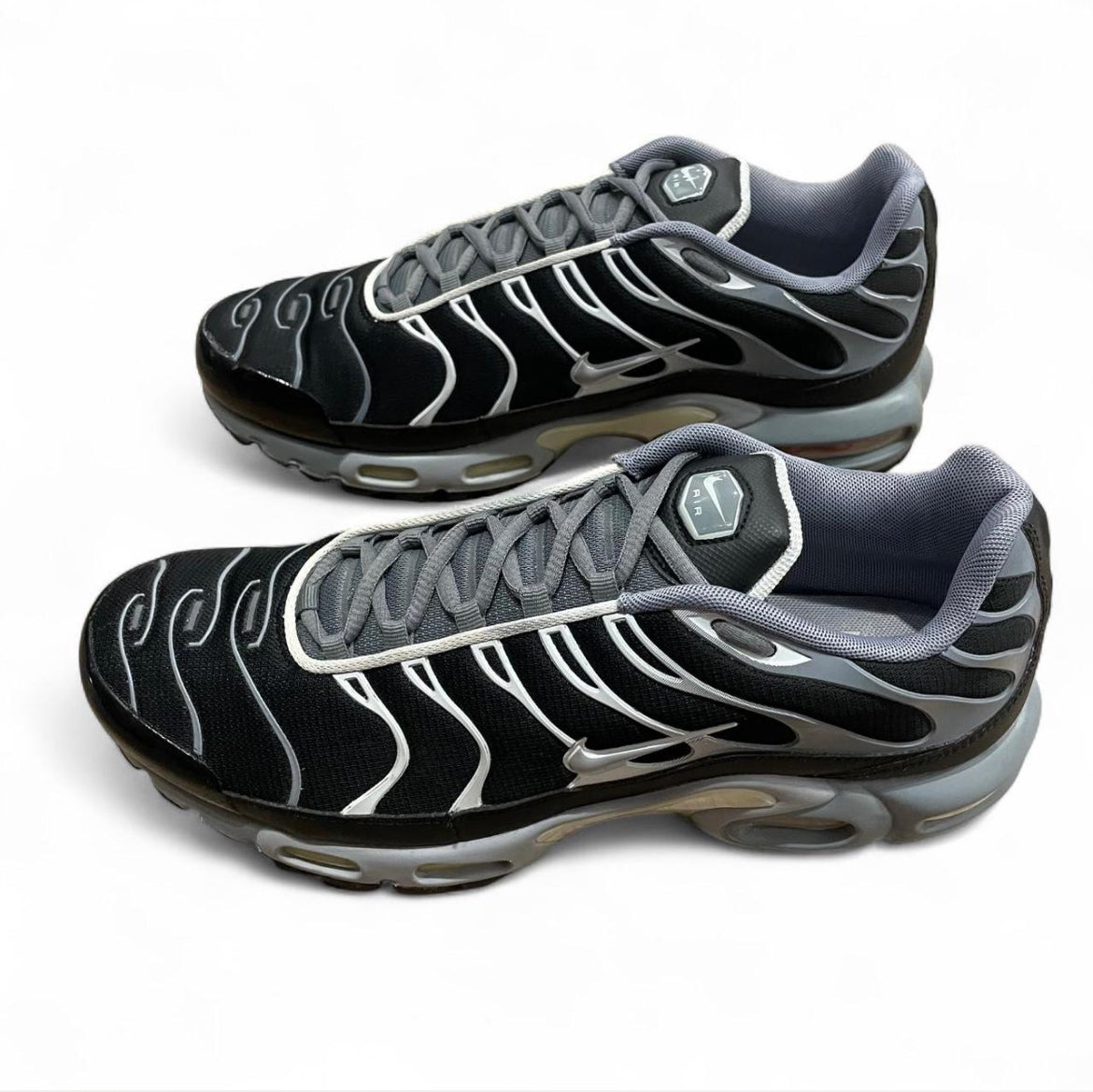 852630-010 Nike Air Max Plus TN ‘Cool Grey Wolf Grey’ (2017)