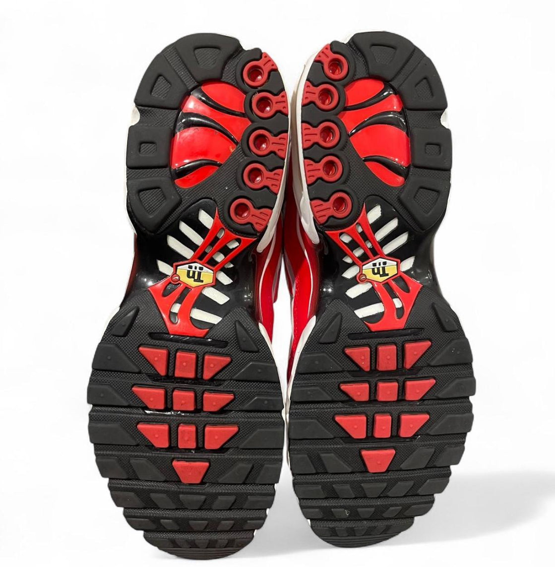 DM8332-100 Nike Air Max Plus TN ‘AM1 University Red’ (2021)