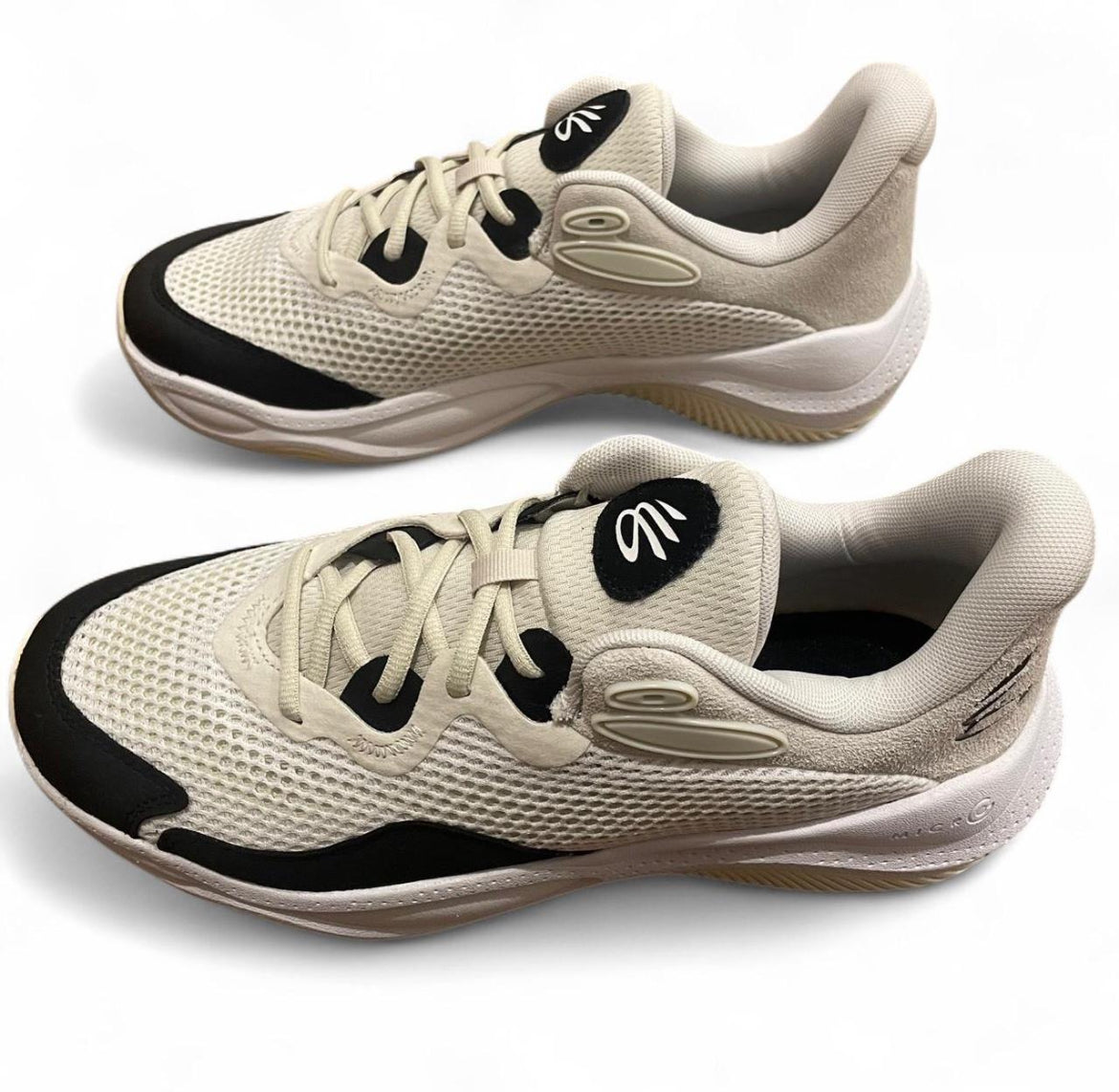 3028193-100 Under Armour CURRY Splash 24 AP ‘Summit White Black’ (2024)
