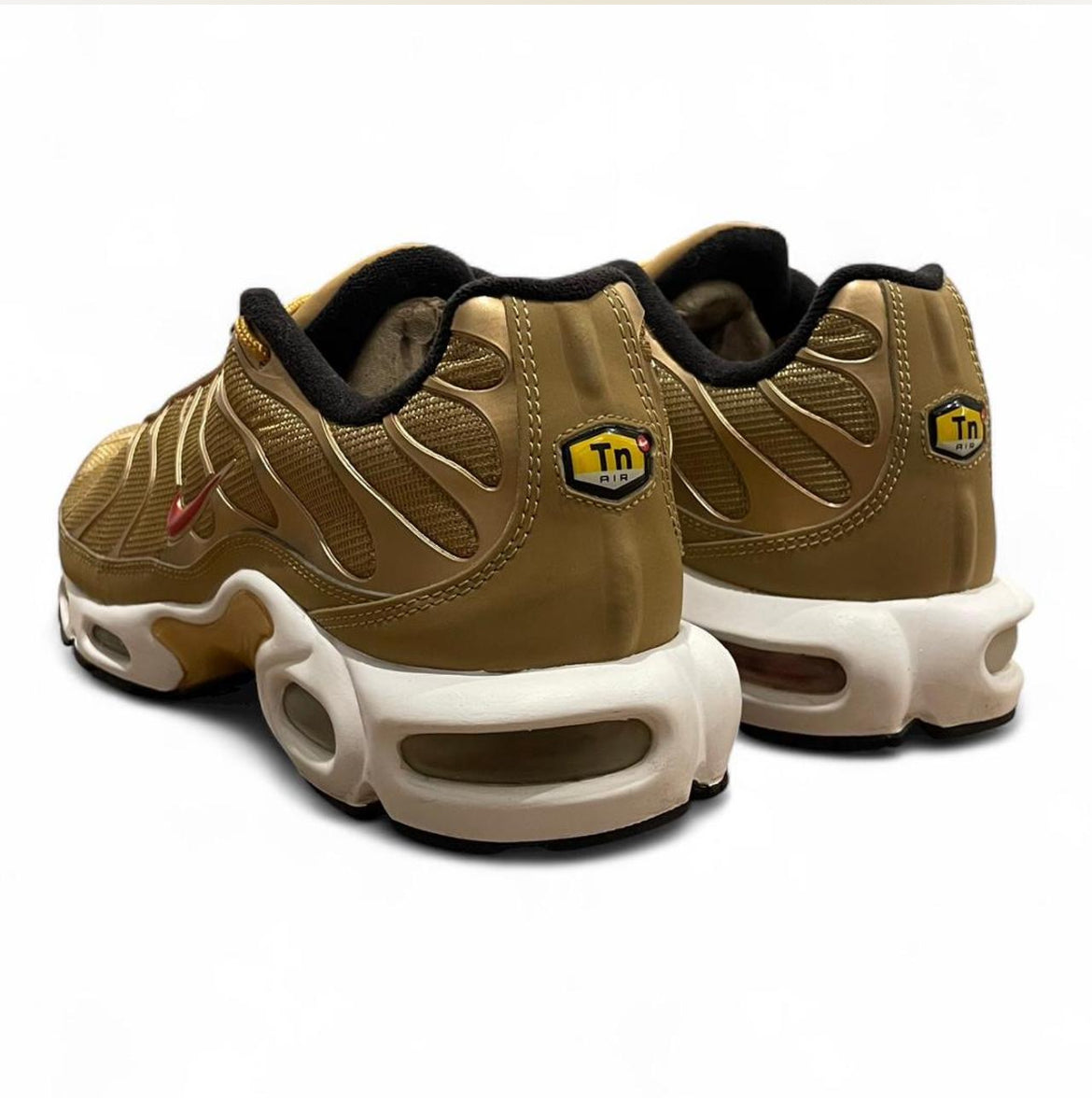 930827-700 Nike Air Max Plus TN ‘Metallic Gold’ (2017)