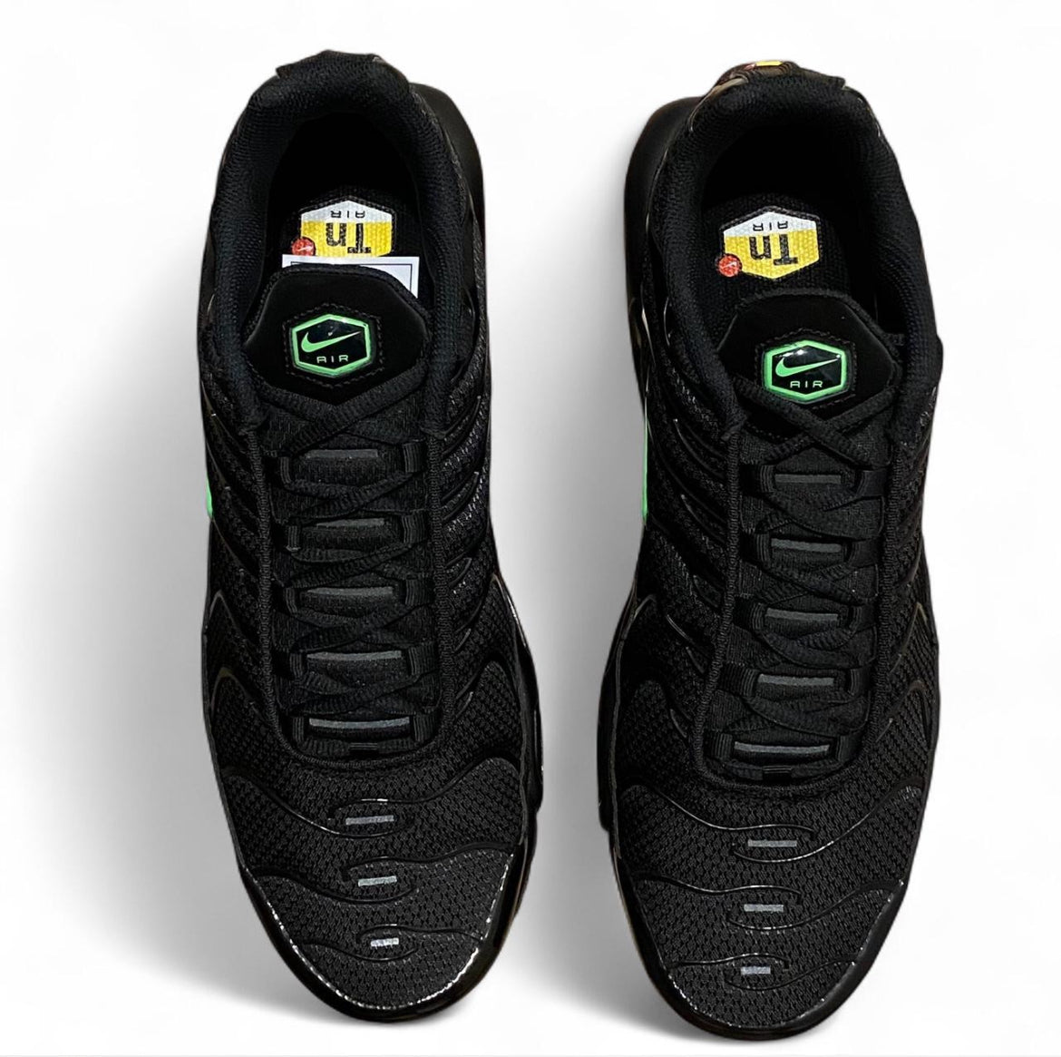 DM0032-024 Nike Air Max Plus TN ‘Green Strike’ (2025)
