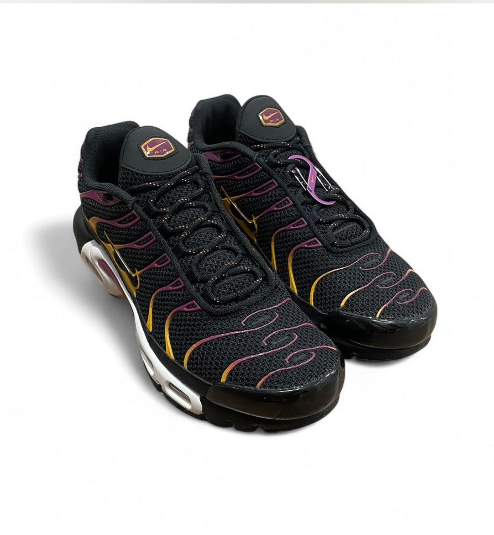 DX2663-001 Nike Air Max Plus TN ‘University Gold Viotech Purple’ (2022)