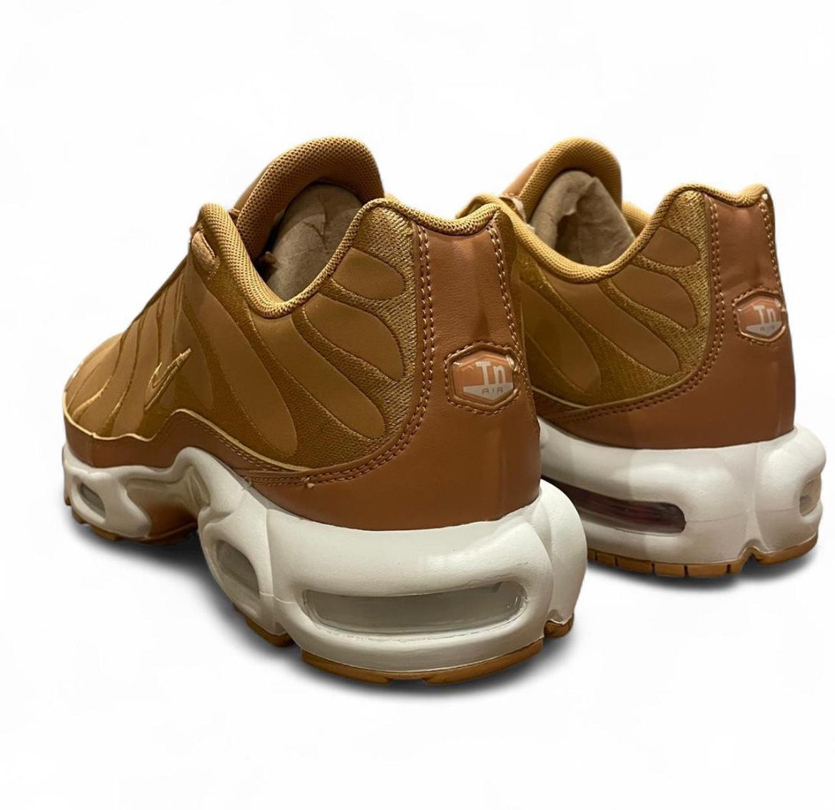 FZ8815-200 Nike Air Max Plus TN ‘Flax Sail’ (2024)