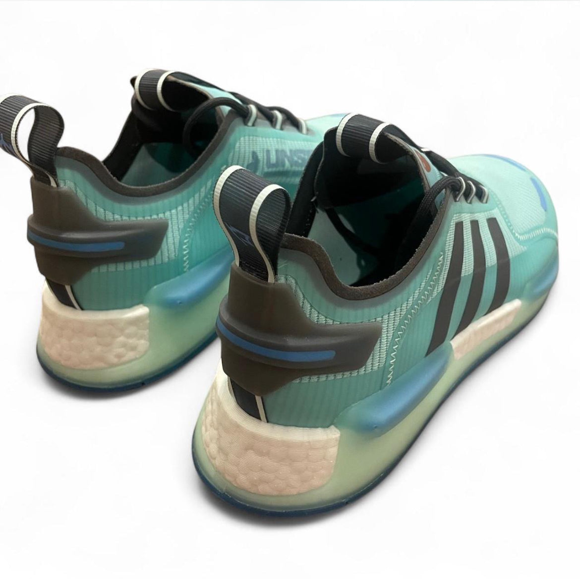 HP5356 Adidas XBOX NMD R1 V3 ‘HALO INFINITE’ (2022)
