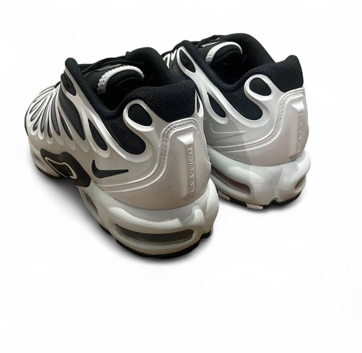 FD4290-101 Nike Air Max Plus TN Drift ‘White Black Metallic Silver’ (2024)