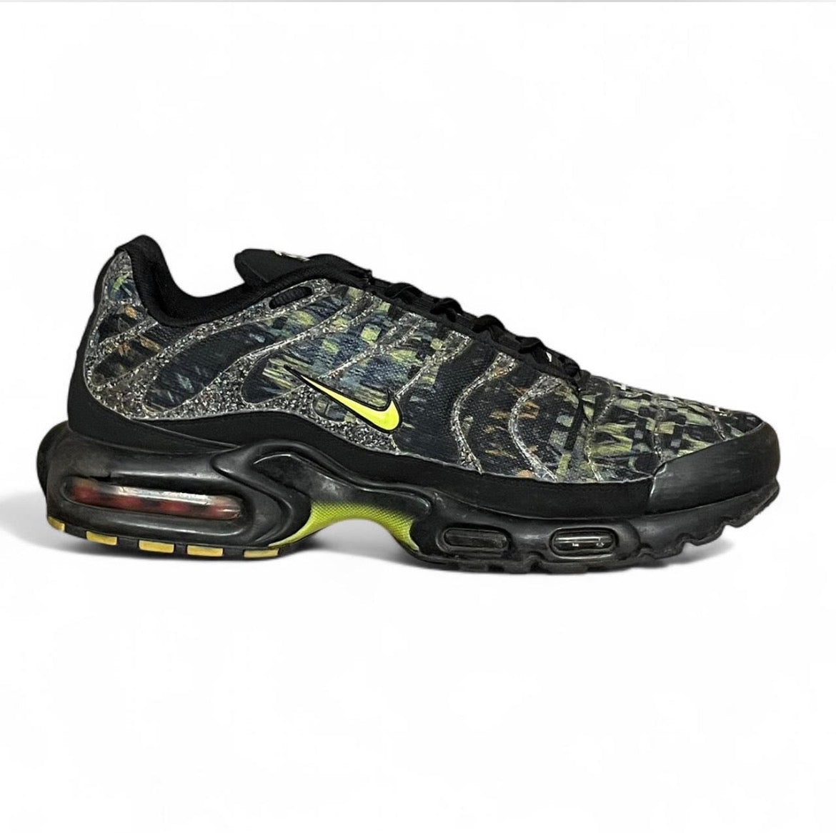 DM9554-001 Nike Air Max Plus ‘Sustainable Black Volt’ (2021)