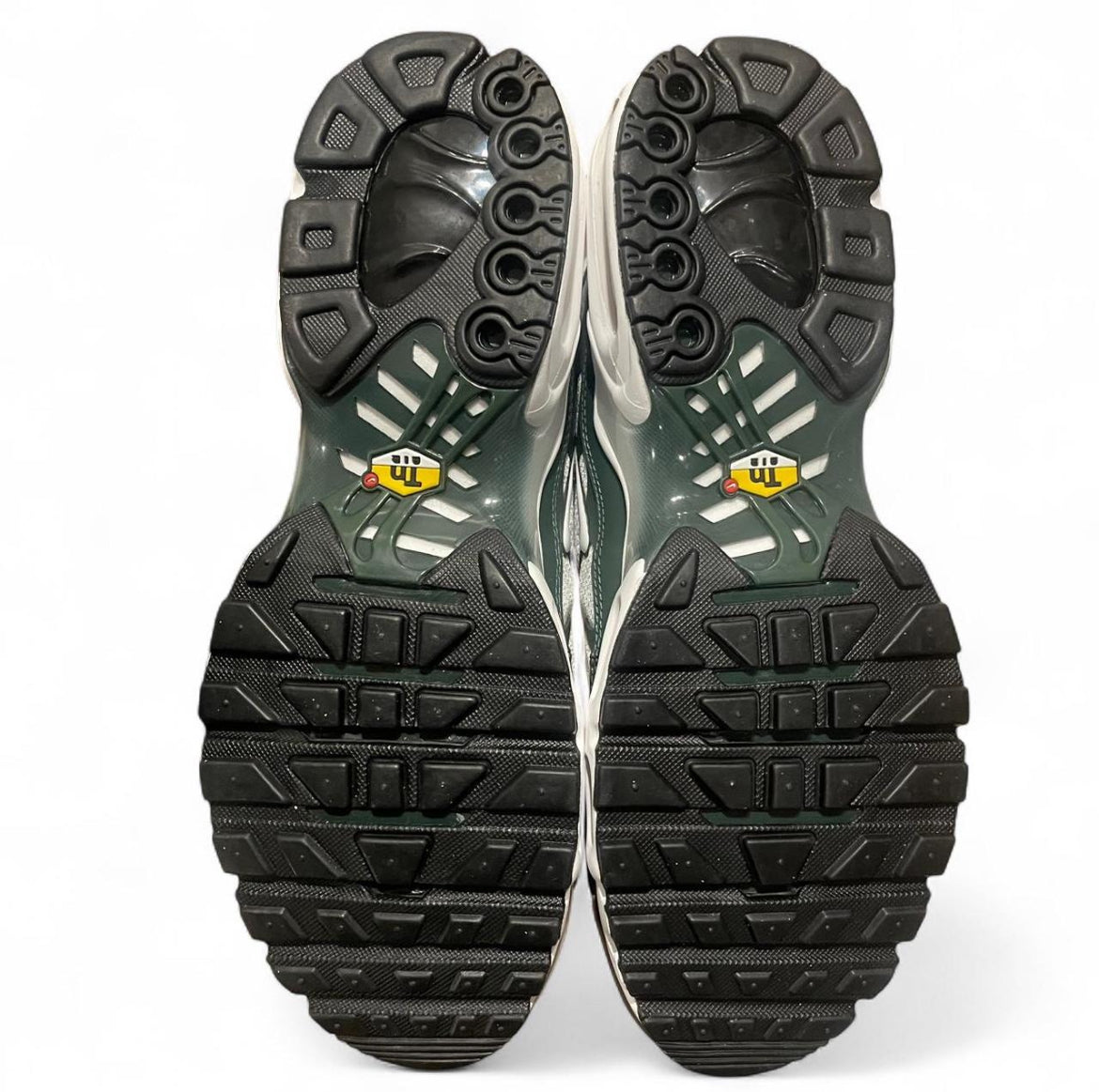 FV6057-100 Nike Air Max Plus Premium TN ‘White Vintage Green’ (2024)