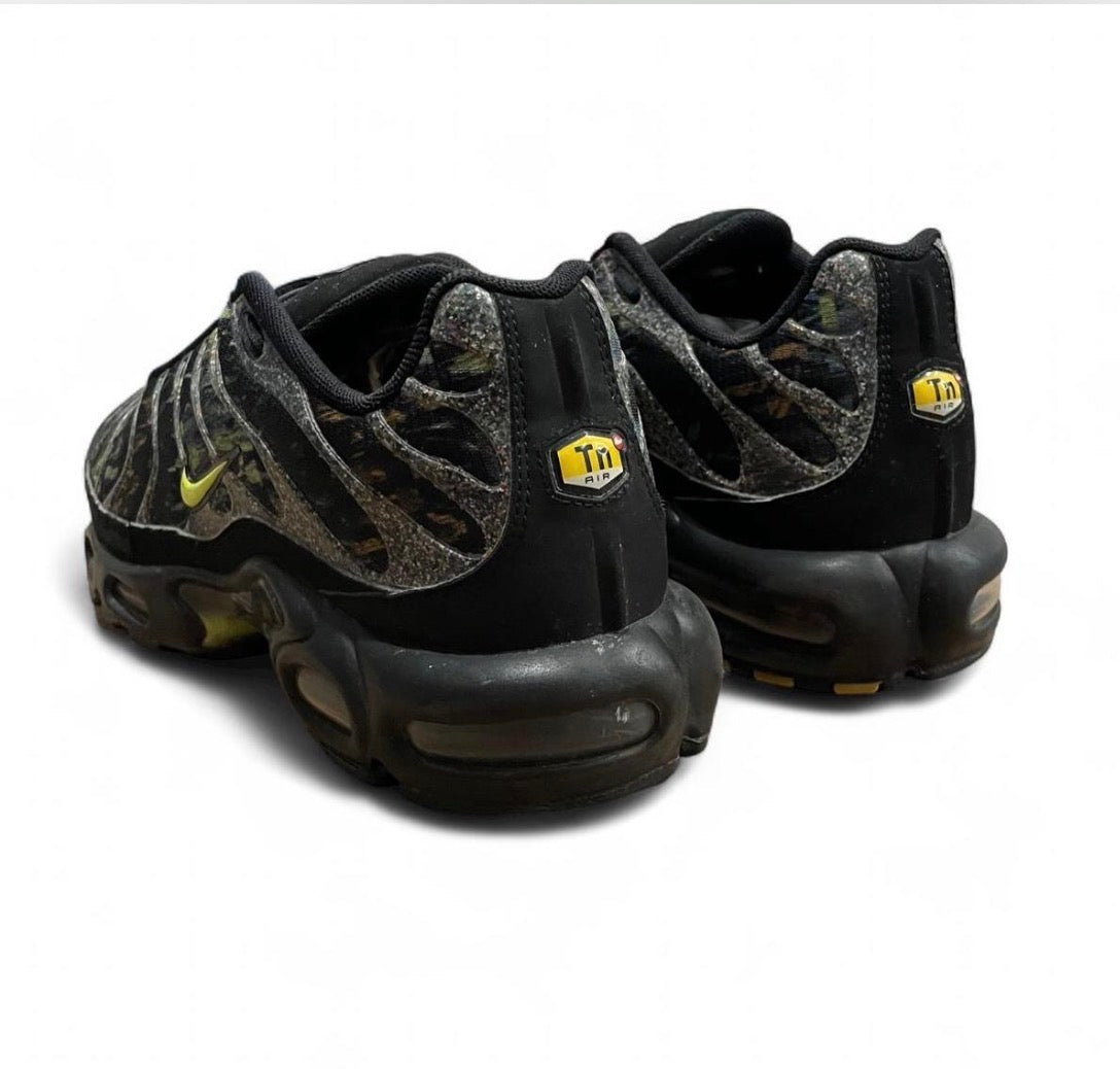 DM9554-001 Nike Air Max Plus ‘Sustainable Black Volt’ (2021)