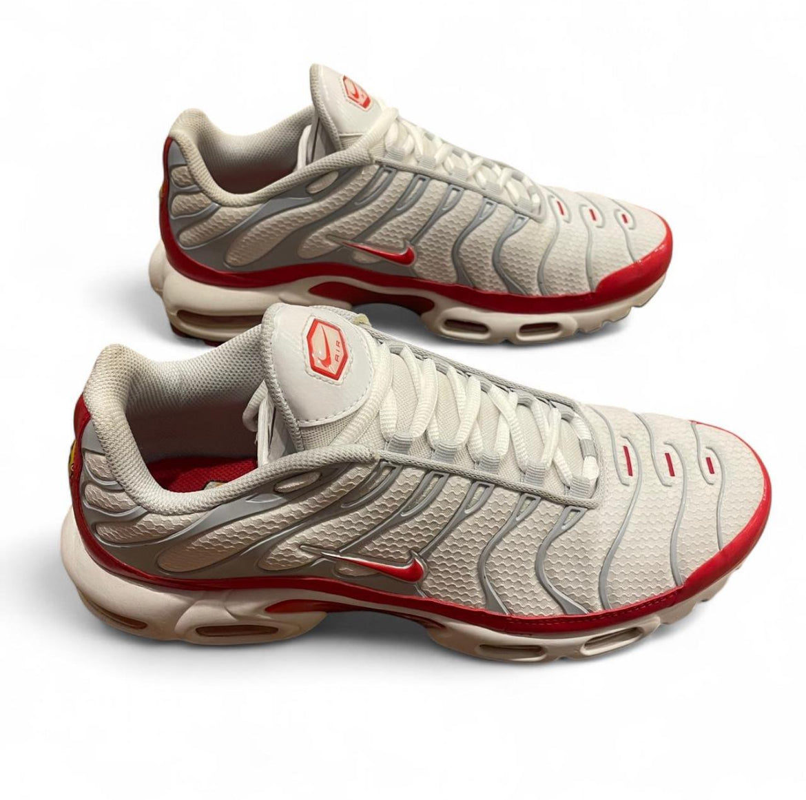 DM8332-100 Nike Air Max Plus TN ‘AM1 University Red’ (2021)