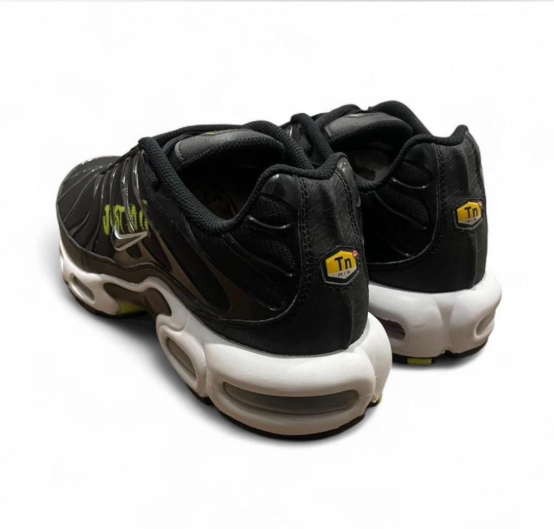 DJ6876-001 Nike Air Max Plus TN ‘Black Volt Just Do It’ (2021)