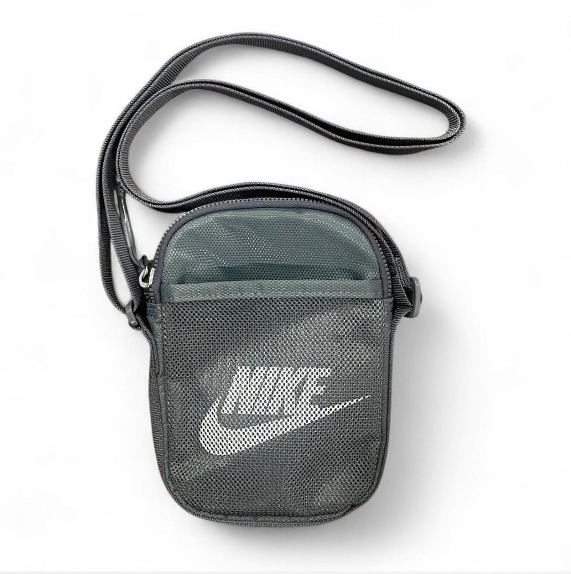 BA5871-084 Nike Heritage Cross-Body Bag ‘Smoke Grey Summit White’ (2024)