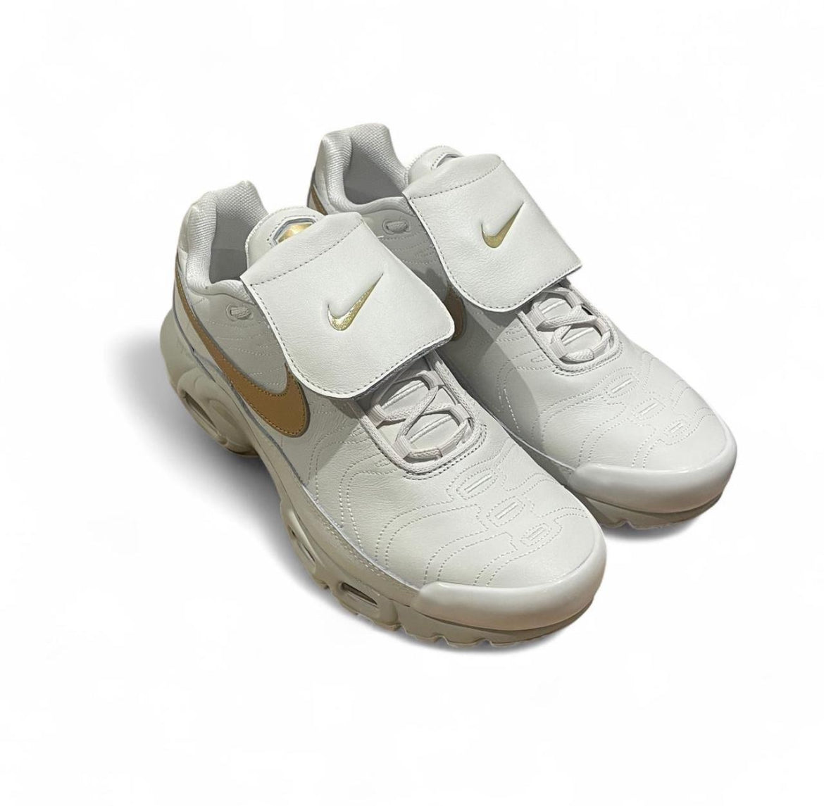 HV2541-001 Nike Air Max Plus Tn Tiempo ‘Metallic Gold’ (2024)
