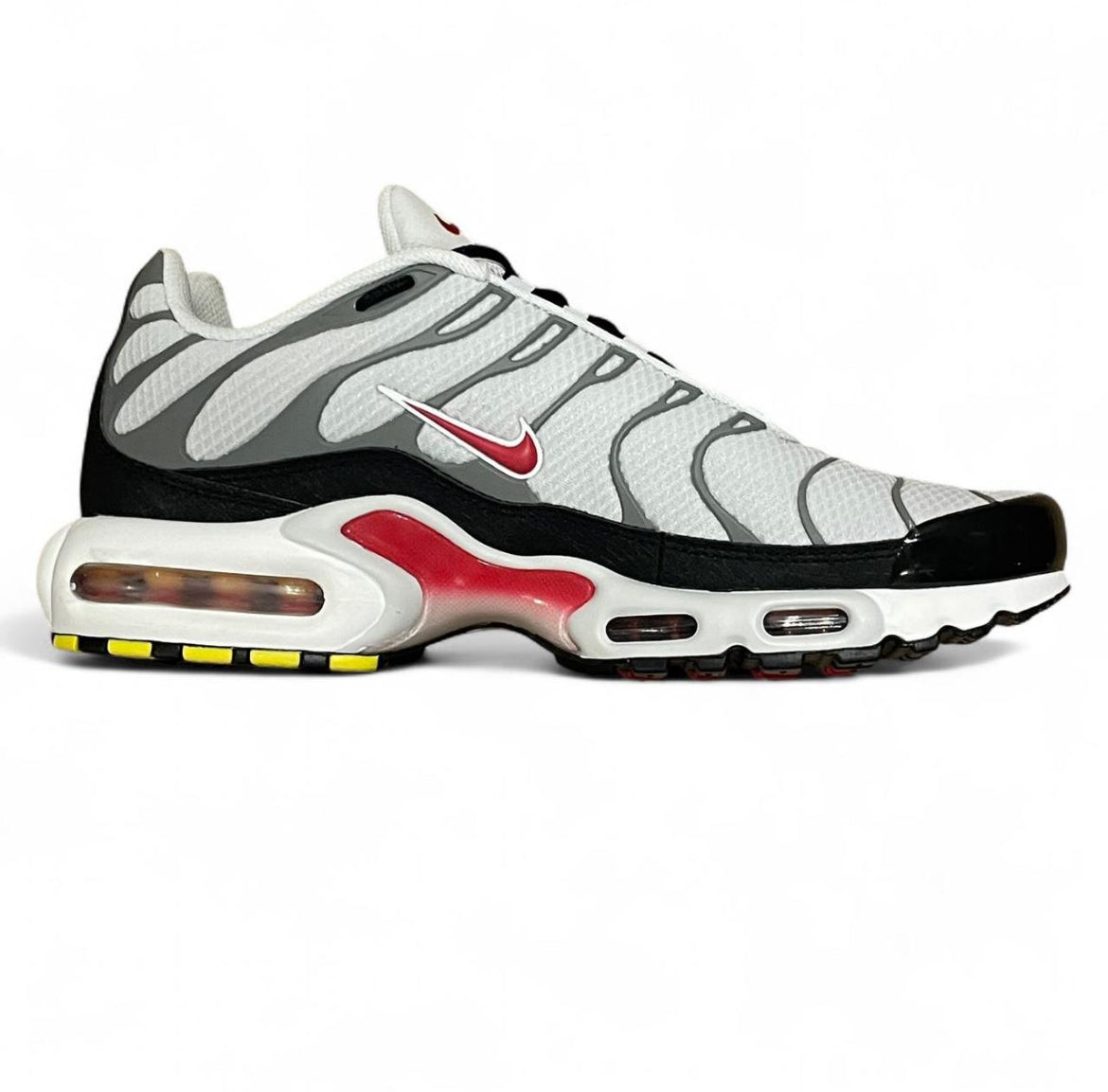 DM0032-002 Nike Air Max Plus TN ‘Photon Dust Varsity Red’ (2022)