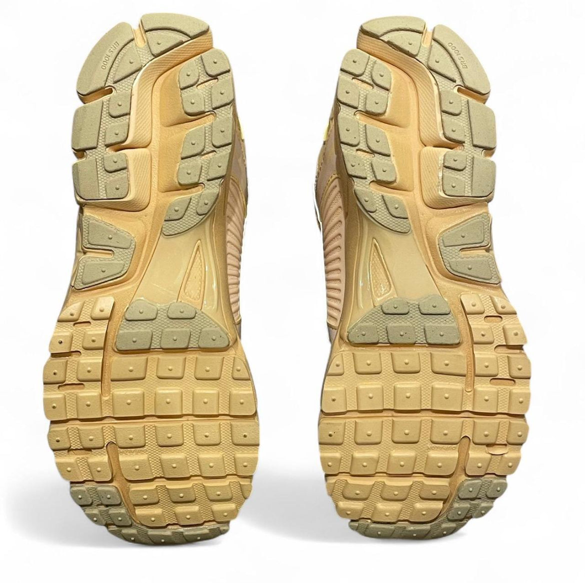 HF5493-200 Nike Zoom Vomero 5 ‘Celestial Gold’ (2024)
