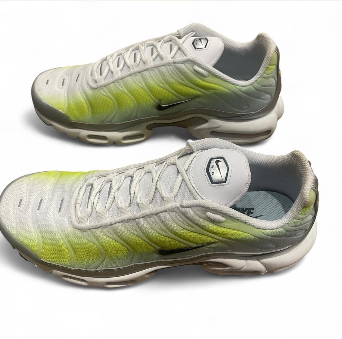 HJ9574-100 Nike Air Max Plus TN (Womens) ‘Cyber Glacier’ (2024)