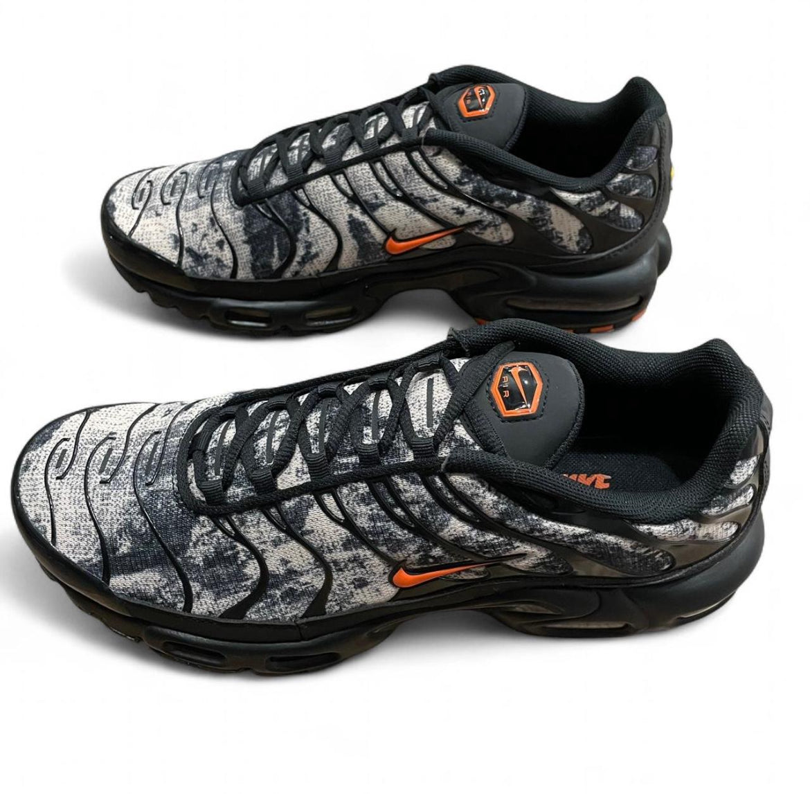 FV6913-001 Nike Air Max Plus TN ‘Camo Black Safety Orange’ (2023)