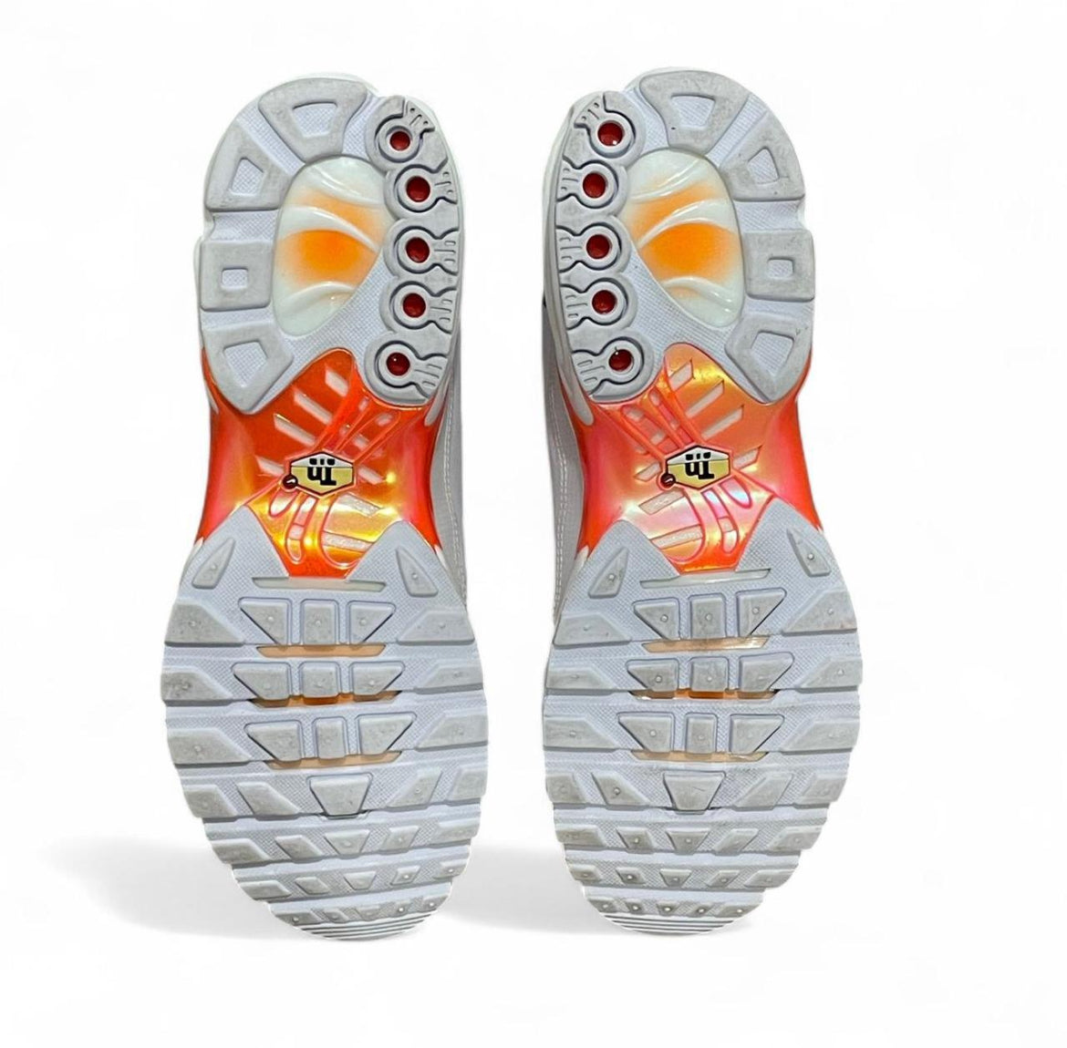 AQ1088-100 Nike Air Max Plus TN SE ‘Total Orange’ (2018)