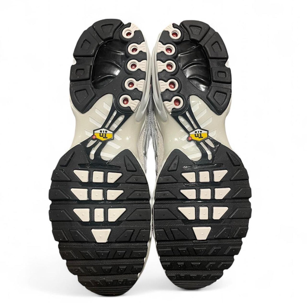 FN7813-001 Nike Air Max Plus TN ‘Sail Pure Platinum Silver’ (2023)