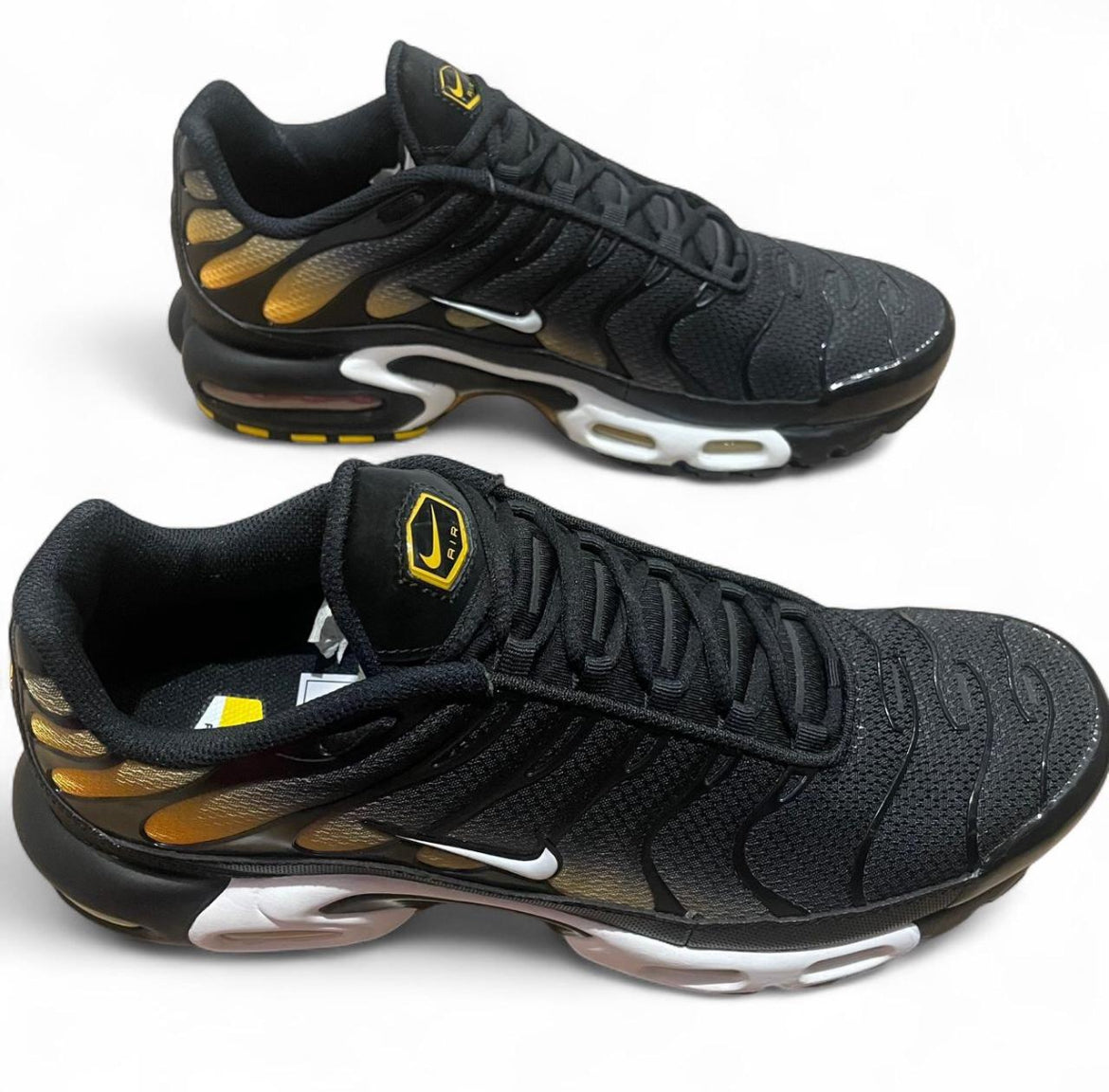 DM0032-013 Nike Air Max Plus TN ‘Black University Gold’ (2024)