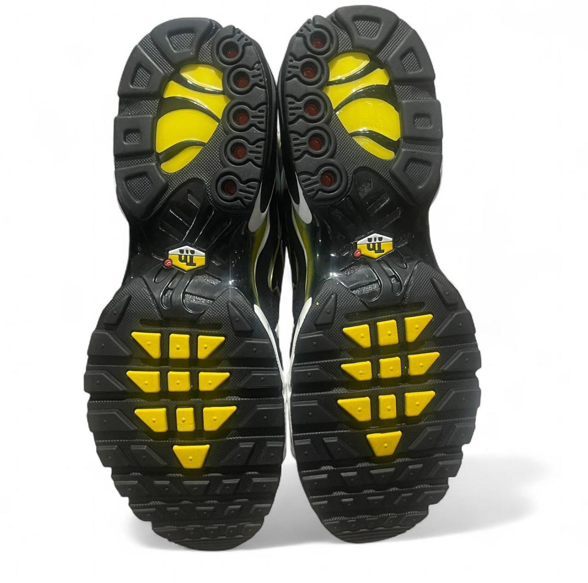 DQ3983-001 Nike Air Max Plus TN ‘Black Tour Yellow’ (2022)