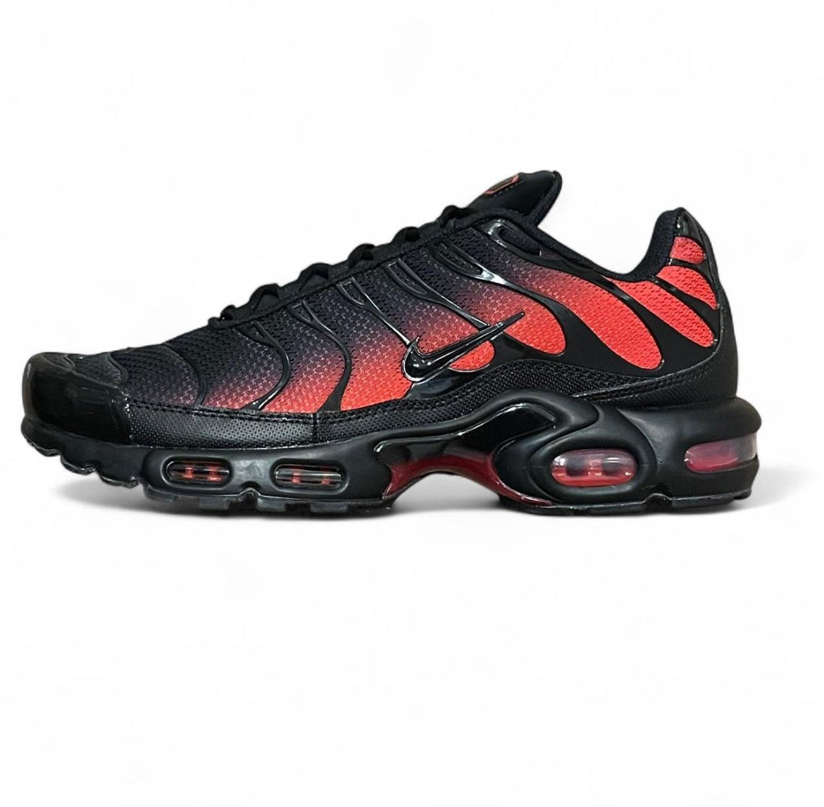 DM0032-021 Nike Air Max Plus TN ‘Noble Red’ (2025)