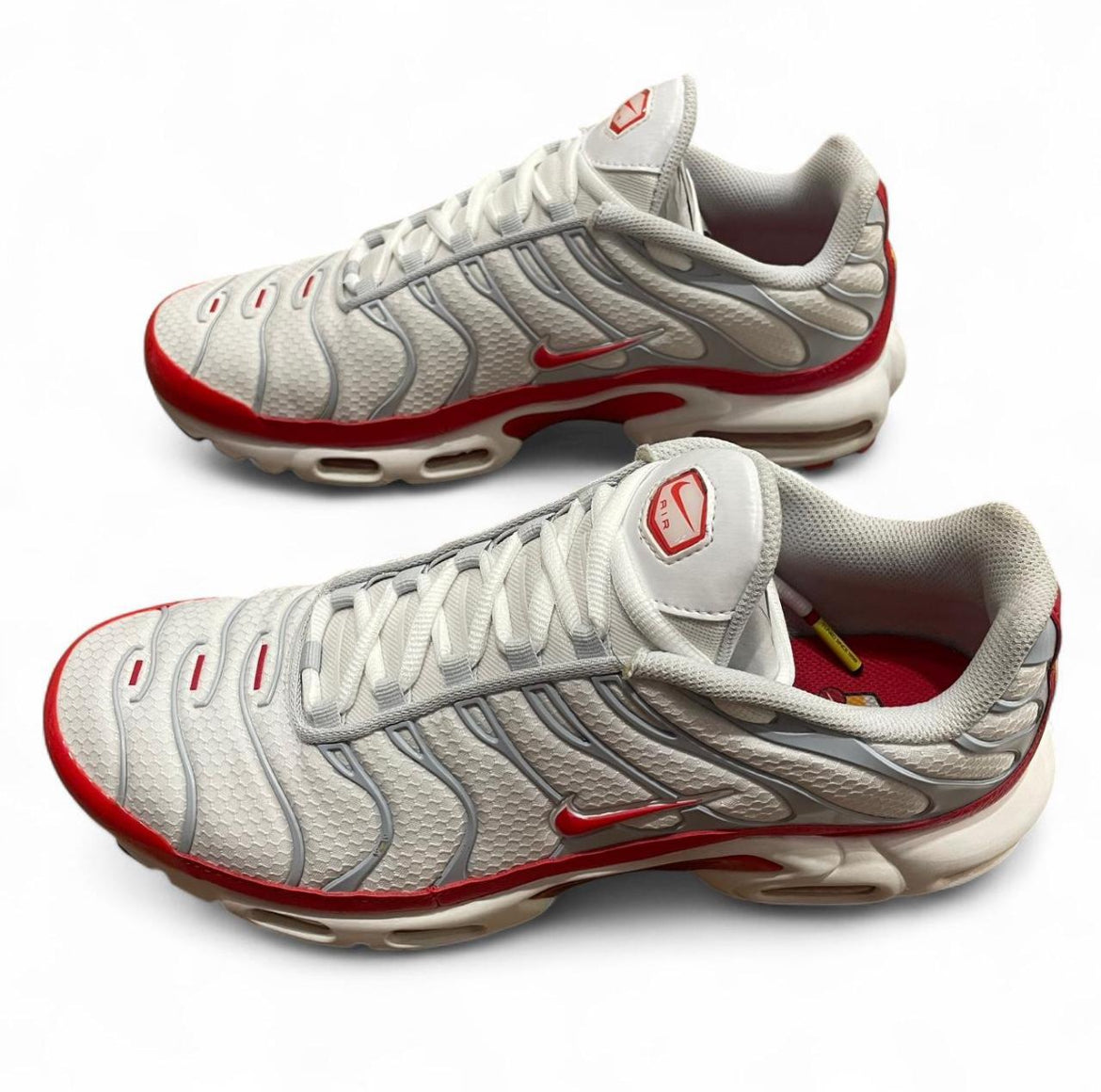 DM8332-100 Nike Air Max Plus TN ‘AM1 University Red’ (2021)