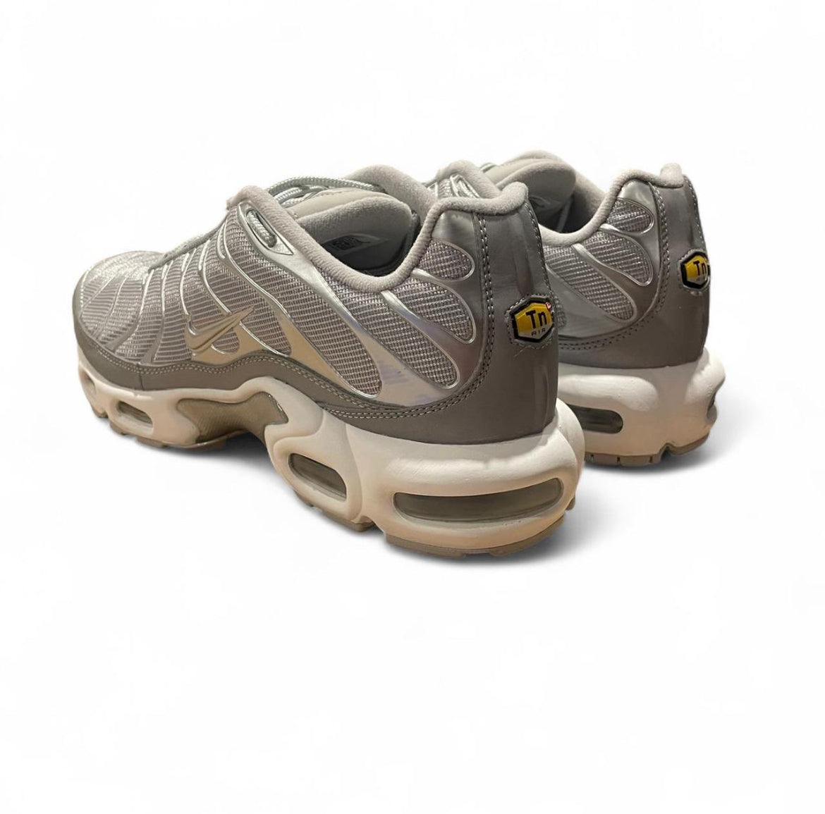 FJ1012-095 Nike Air Max Plus Tn ‘Metallic Silver’ (2023)