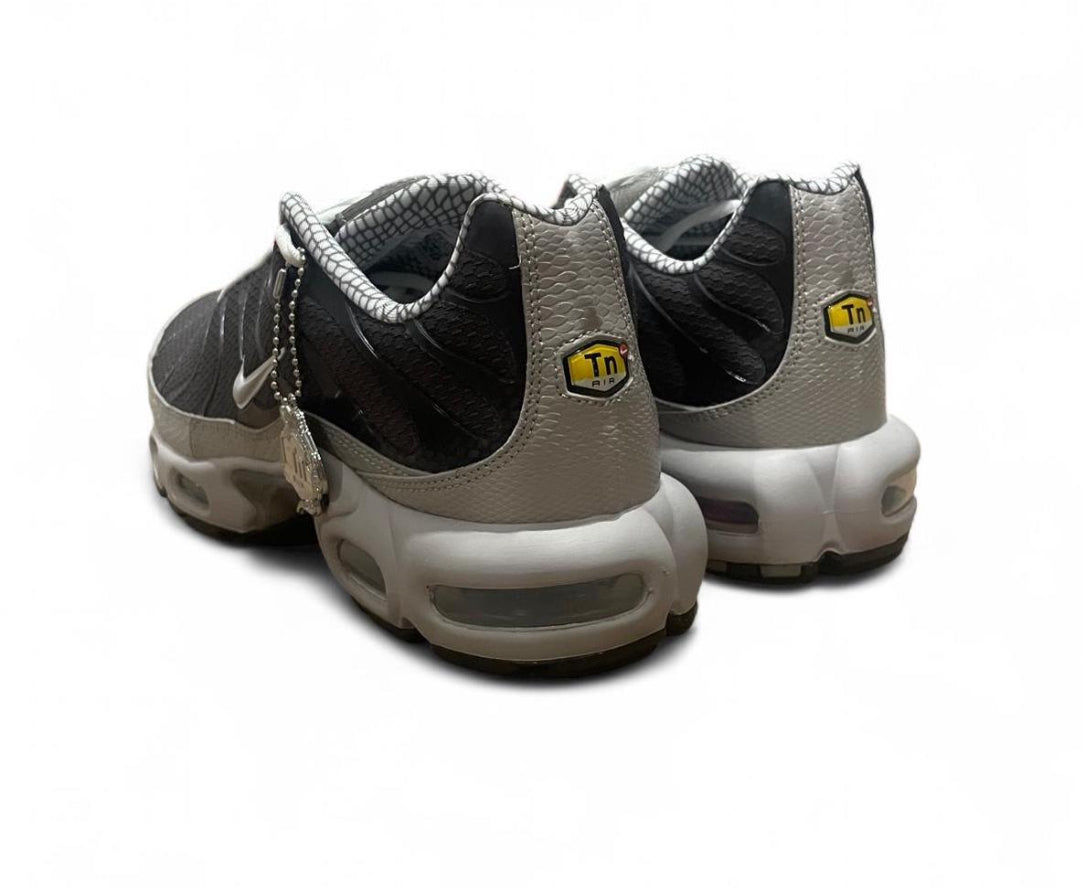 IB7679-200 Nike Air Max Plus TN ‘Year Of The Snake’ (2025)
