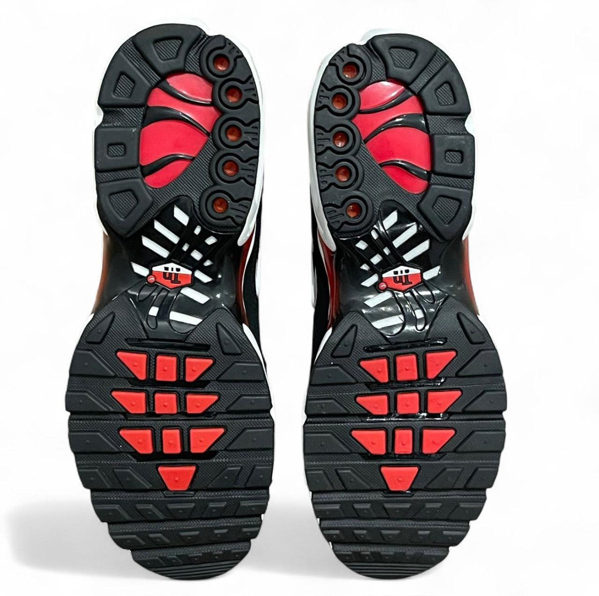 DM0032-004 Nike Air Max Plus TN
‘Black White University Red’ (2023)