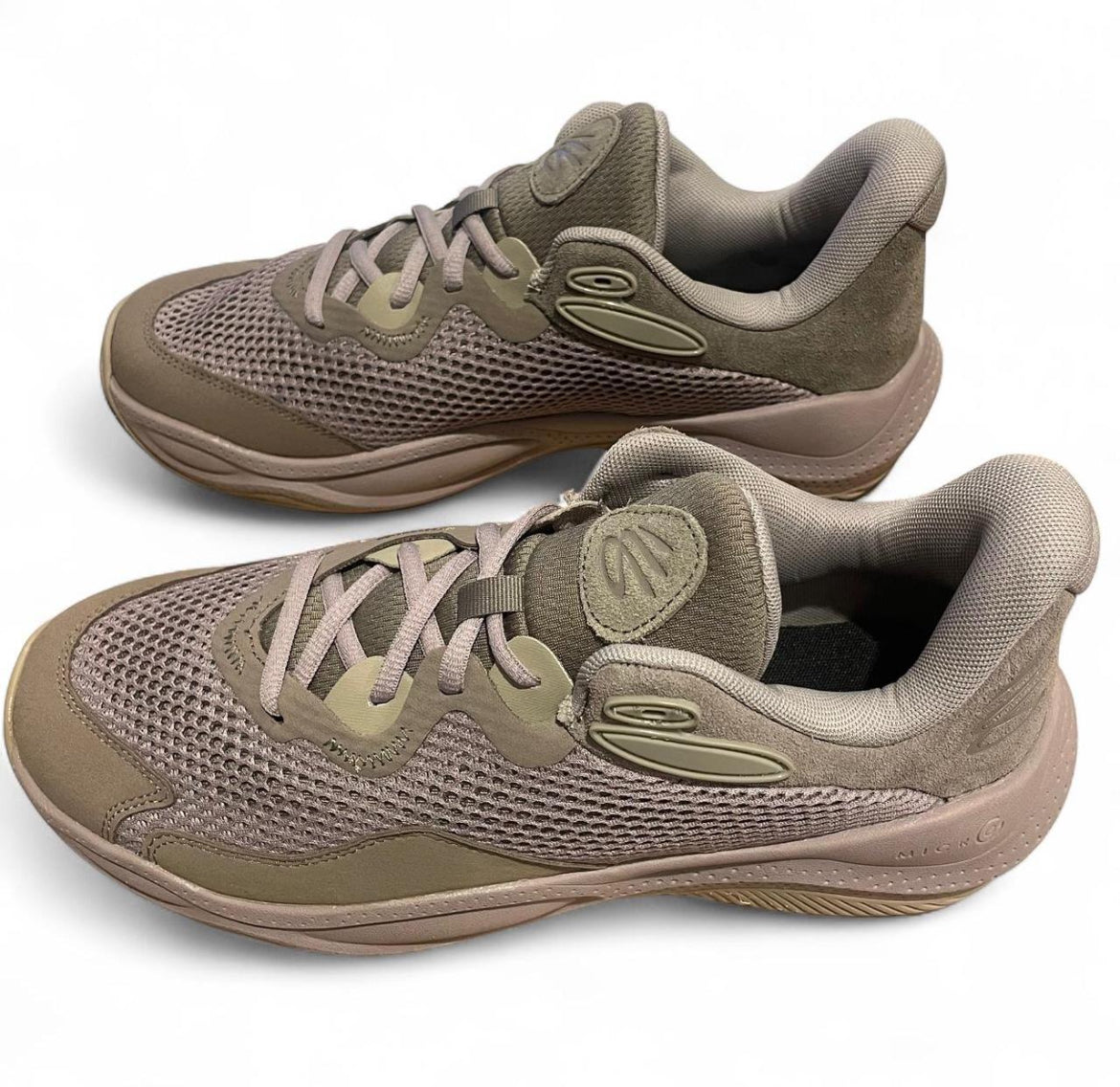 3028193-200 Under Armour CURRY Splash 24 ‘Taupe Dusk Gray’ (2024)