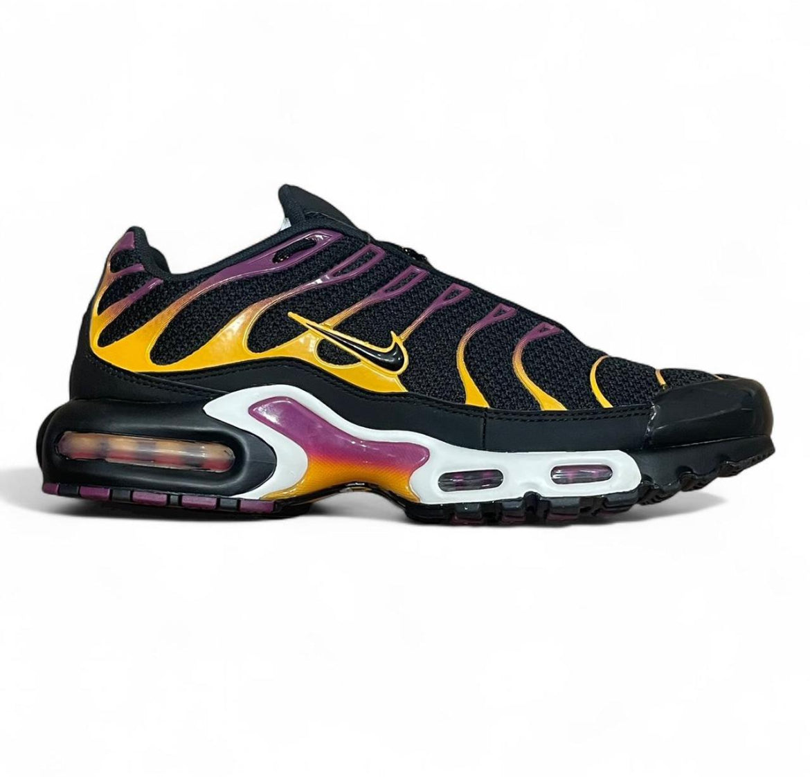 DX2663-001 Nike Air Max Plus TN ‘University Gold Viotech Purple’ (2022)
