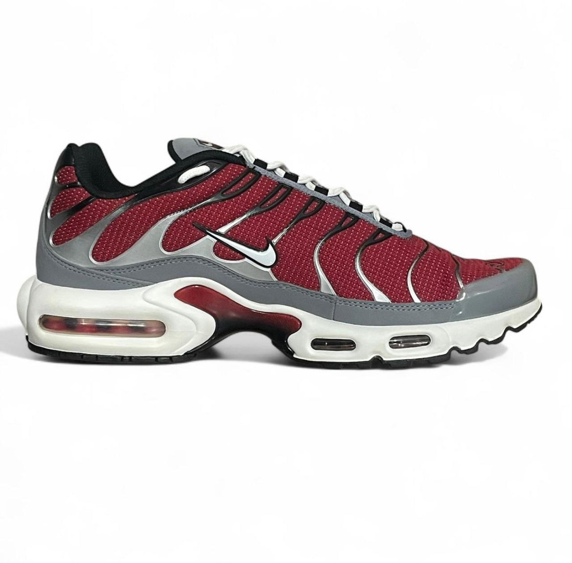 DQ3983-600 Nike Air Max Plus TN ‘Red Grey’ (2022)