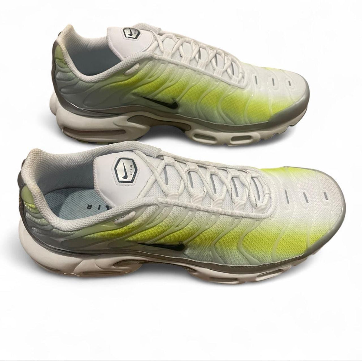 HJ9574-100 Nike Air Max Plus TN (Womens) ‘Cyber Glacier’ (2024)