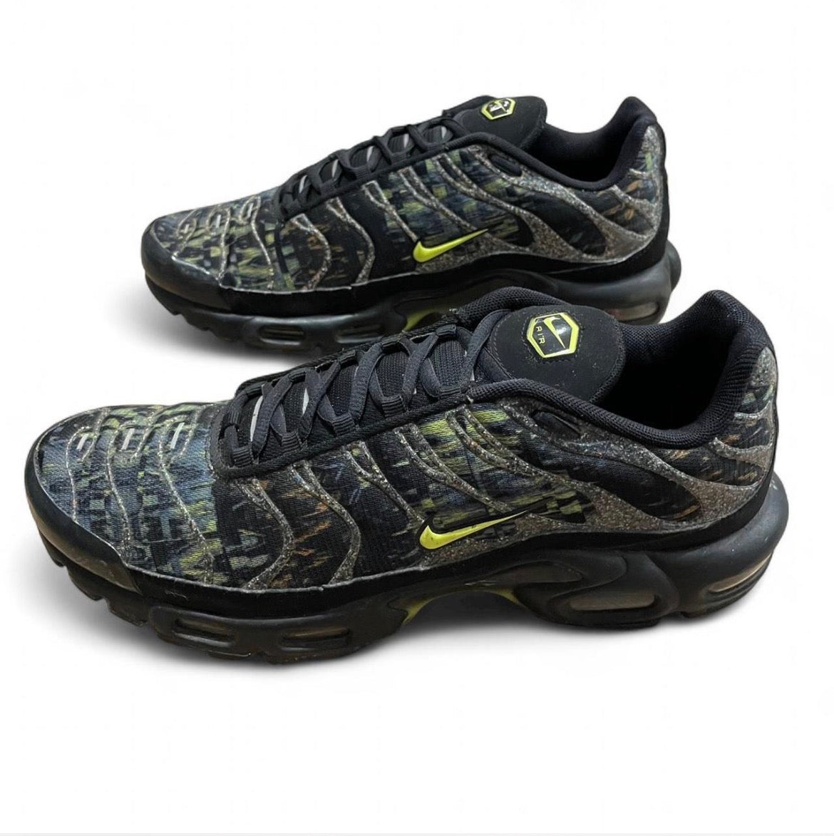DM9554-001 Nike Air Max Plus ‘Sustainable Black Volt’ (2021)