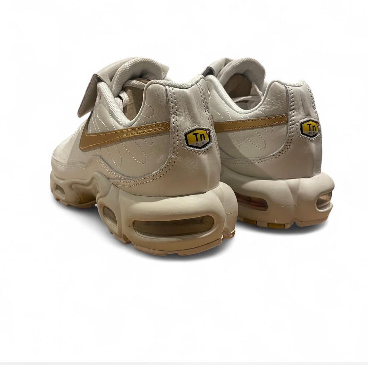 HV2541-001 Nike Air Max Plus Tn Tiempo ‘Metallic Gold’ (2024)