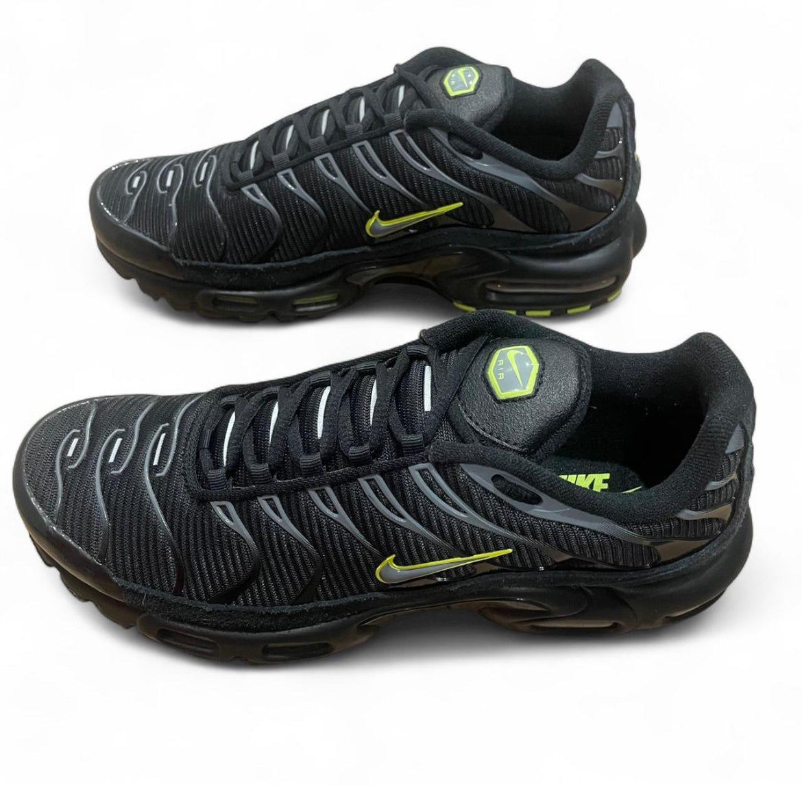 FQ2381-001 Nike Air Max Plus TN ‘Black Volt’ (2023)
