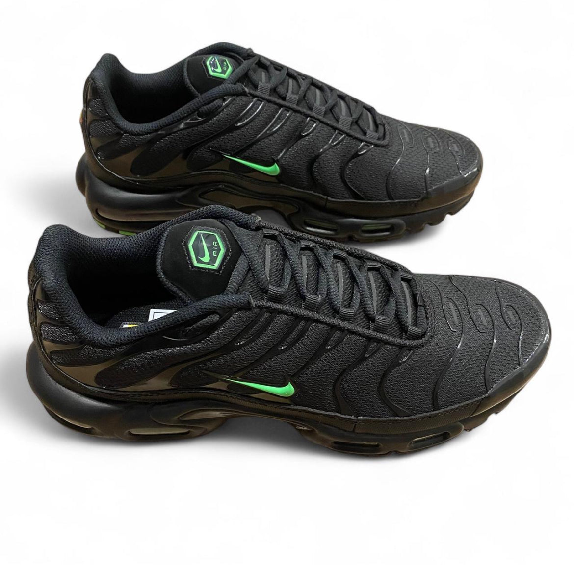 DM0032-024 Nike Air Max Plus TN ‘Green Strike’ (2025)