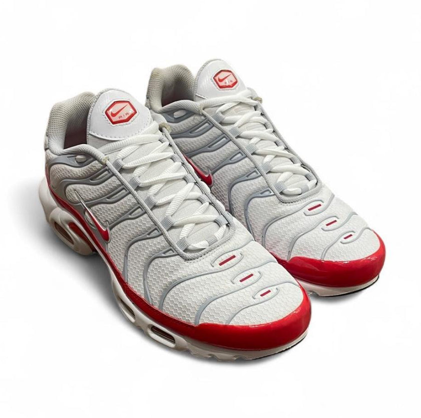 DM8332-100 Nike Air Max Plus TN ‘AM1 University Red’ (2021)