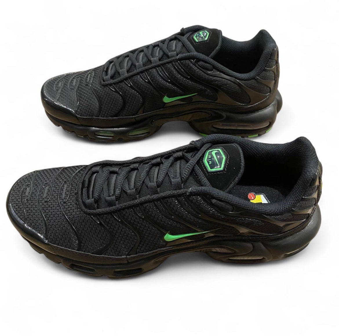 DM0032-024 Nike Air Max Plus TN ‘Green Strike’ (2025)
