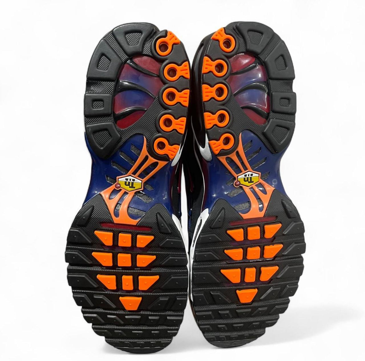 FN8260-001 Nike Air Max Plus TN ‘Barcelona Patta’ (2023)
