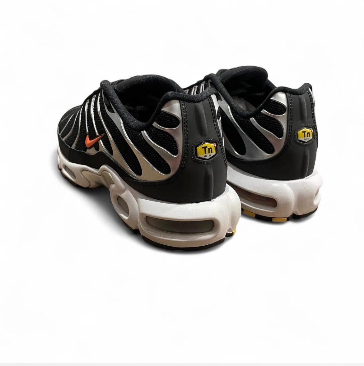 CD1533-001 Nike Air Max Plus ‘Black Dark Grey Hyper Crimson’ (2018)