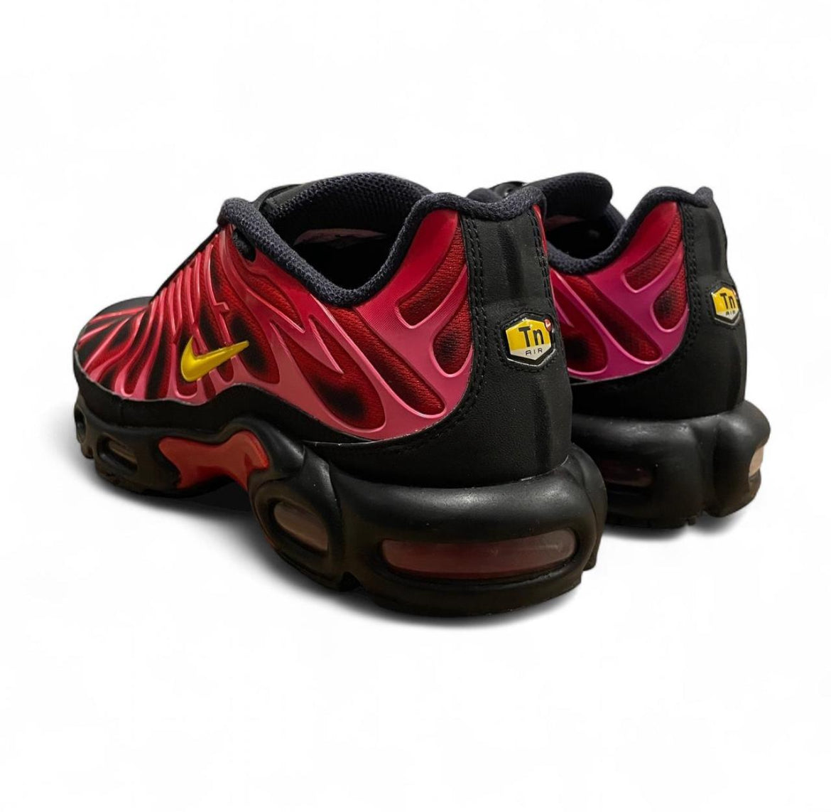 DA1472-600 Nike Air Max Plus TN ‘Supreme University Red’ (2020)