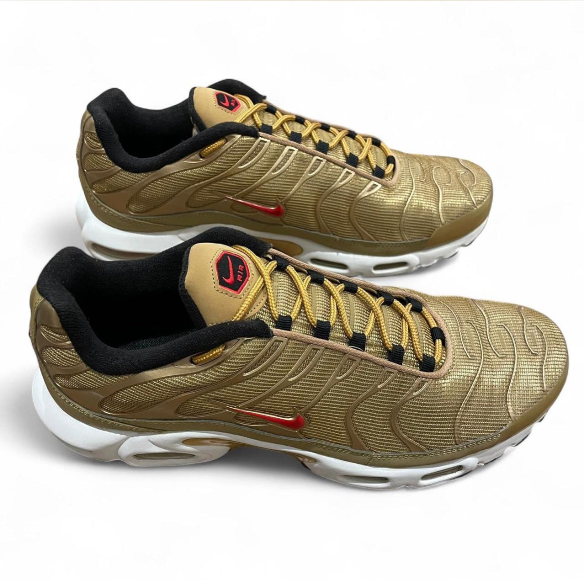 930827-700 Nike Air Max Plus TN ‘Metallic Gold’ (2017)
