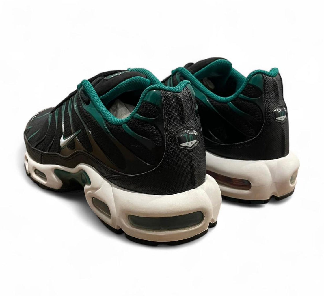 DM0032-009 Nike Air Max Plus TN
‘Black Malachite’ (2023)